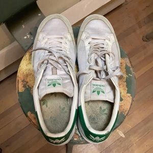 Used adidas Rod Laver sneakers , size 12